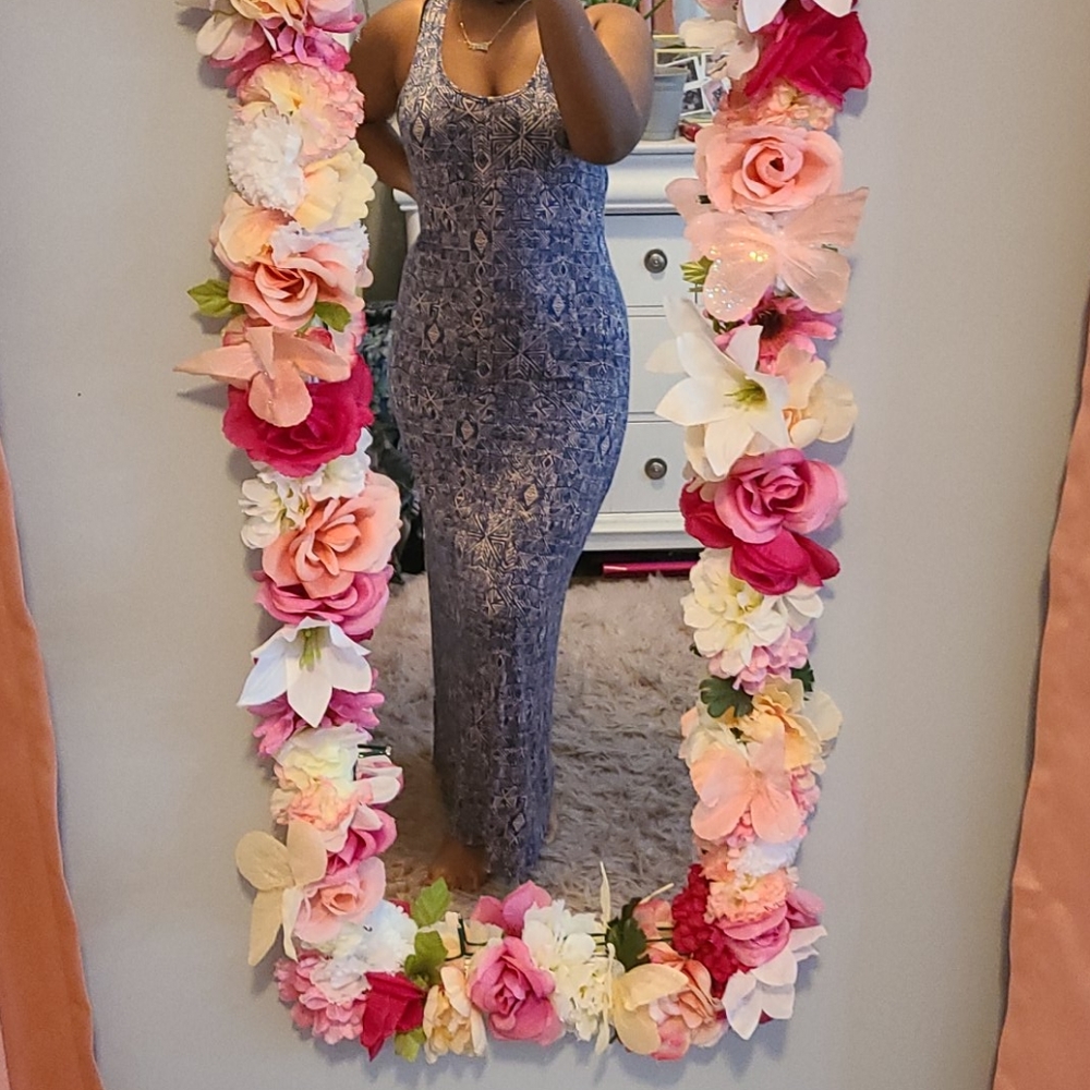 Dress - Picture 4 of 4